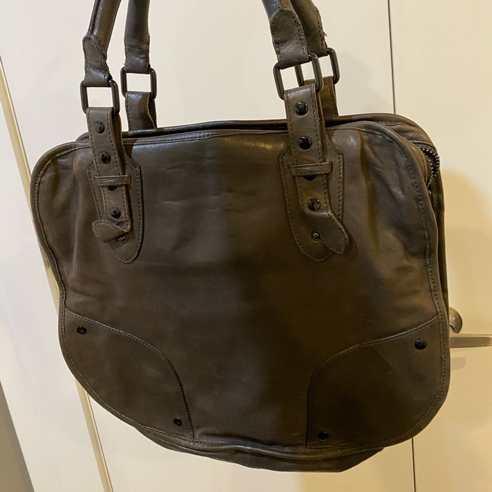 Veda leather bag